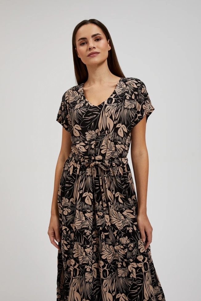 Taliowana sukienka w kwiaty czarna