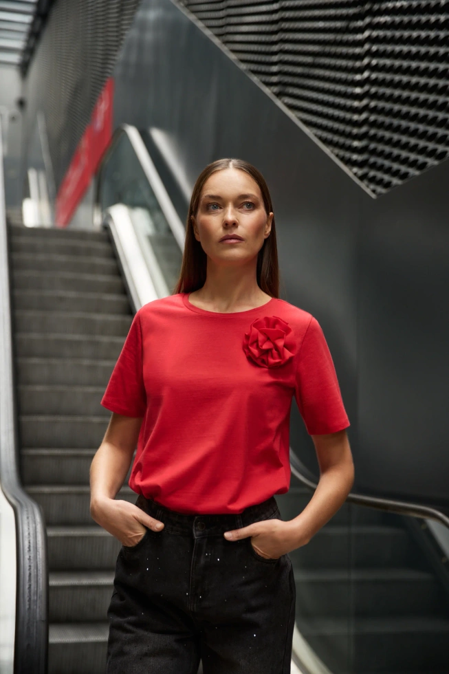 Bawełniana bluzka z aplikacją czerwona