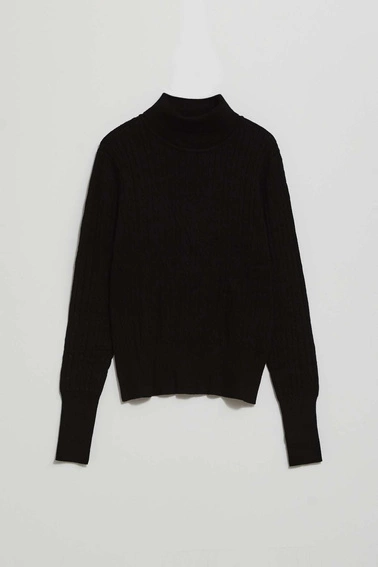 Cienki sweter z golfem czarny