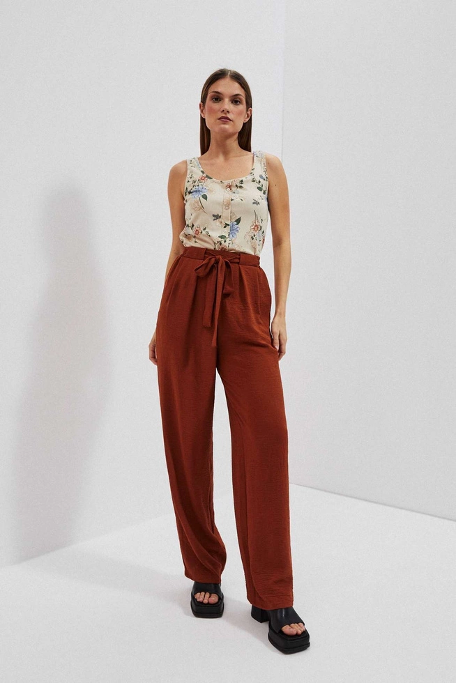 Top z kwiatowym printem