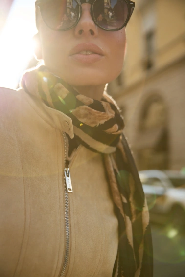 Szal w zwierzęcy wzór czarny 