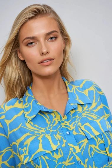 Wzorzysta koszula z wiązanemi żółta