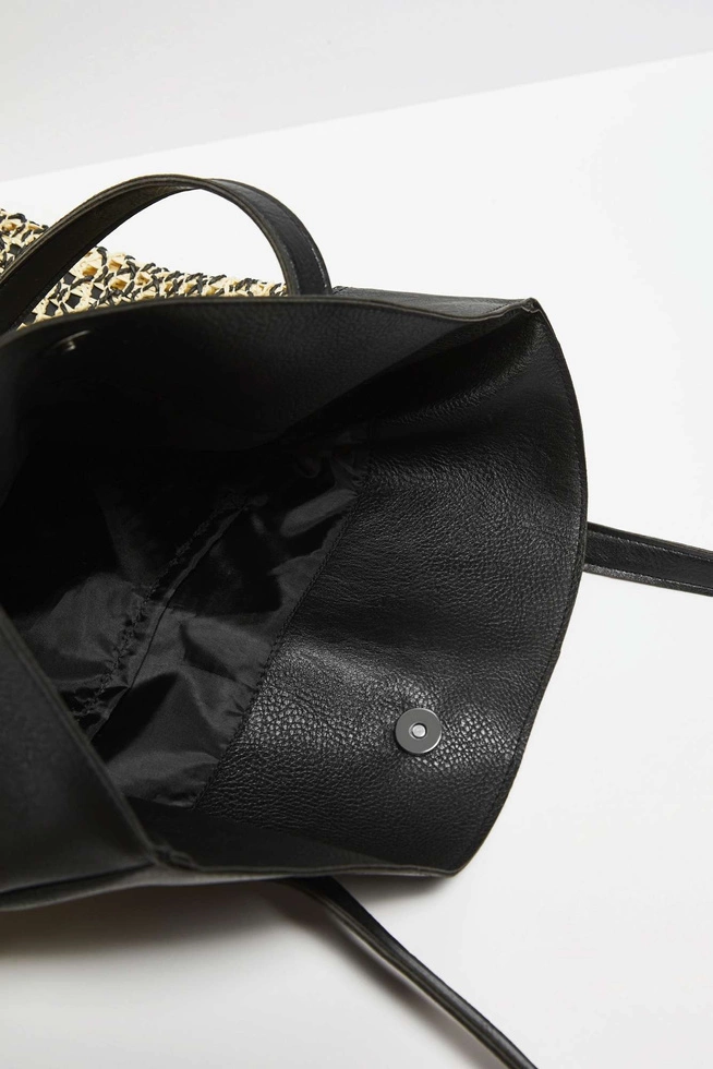 Pleciona torba na ramię czarna