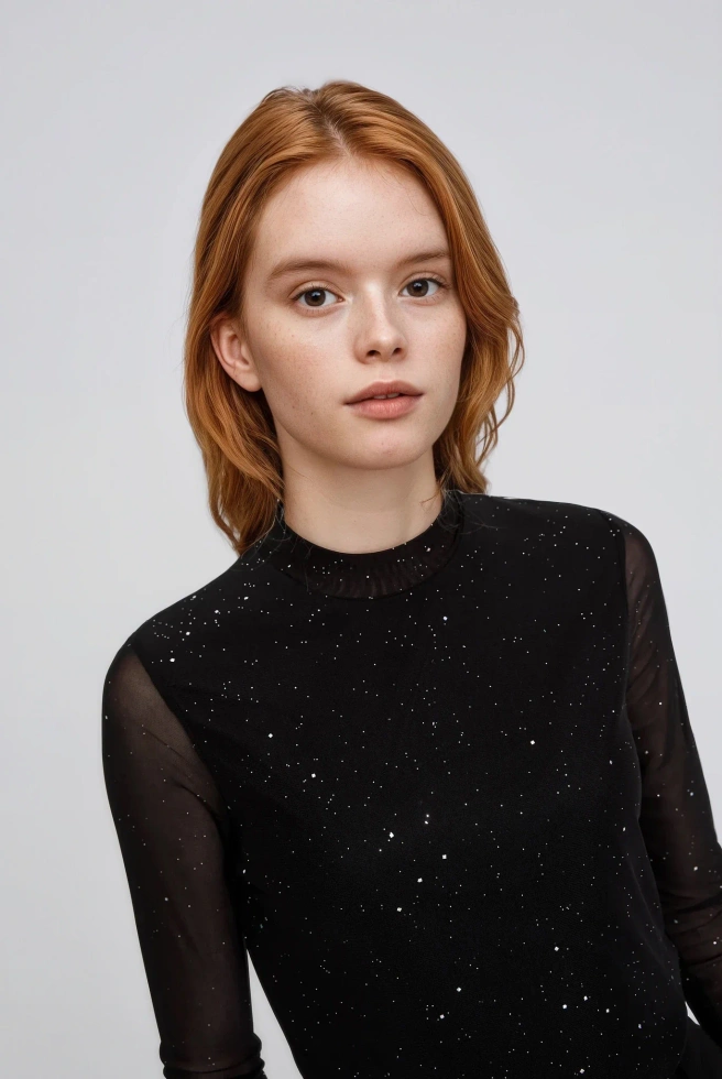 Bluzka z przezroczystymi rękawami czarna