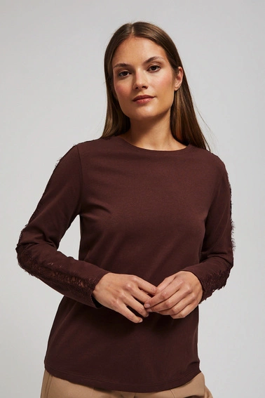 Bluzka z koronką na rękawach 