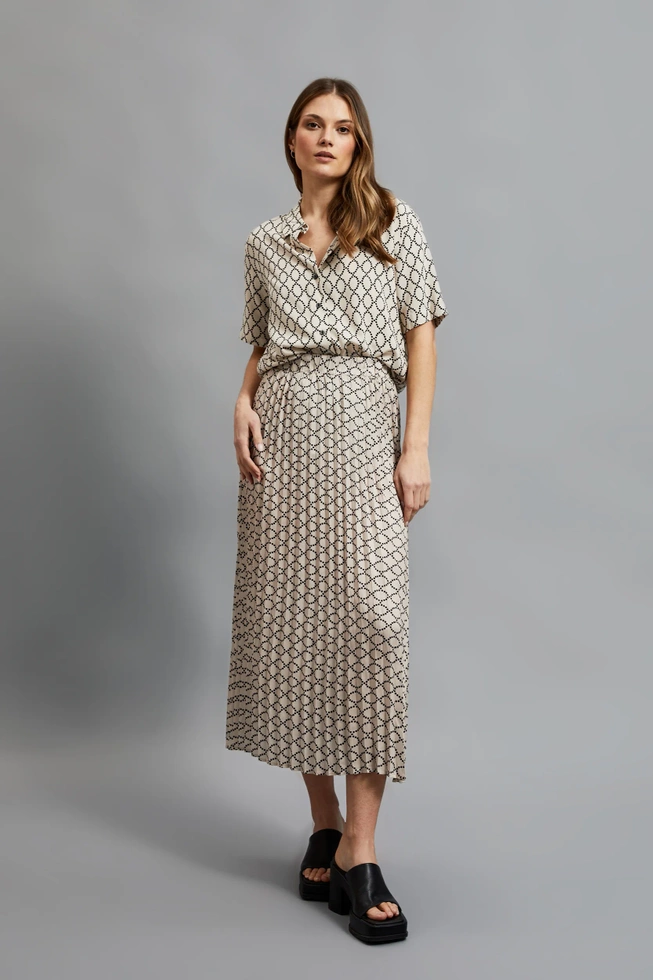 Plisowana spódnica midi beżowa