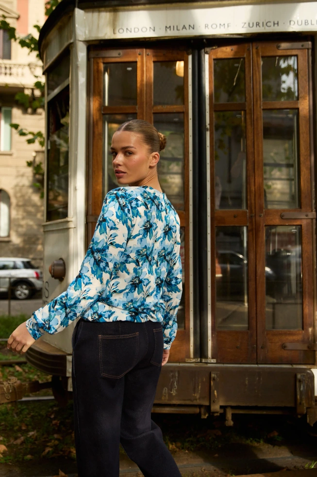 Wzorzysta koszula niebieska