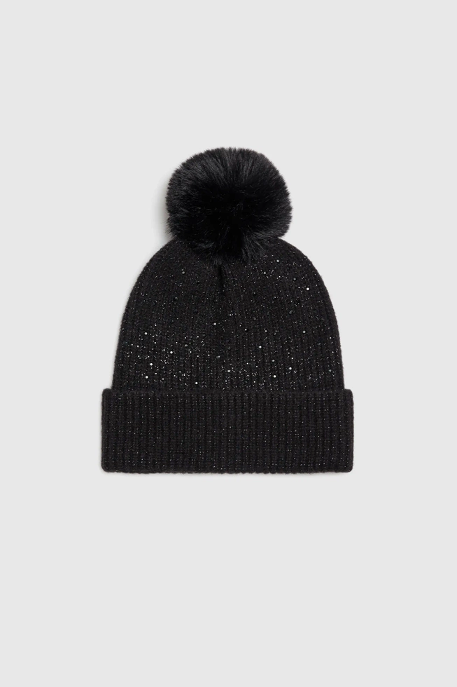 Czapka z pomponem czarna
