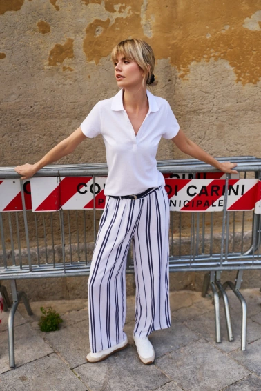 Bawełniana bluzka z kołnierzykiem biała 