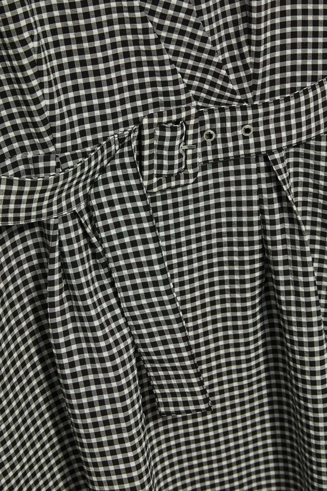 Rozkloszowana sukienka w stylu retro