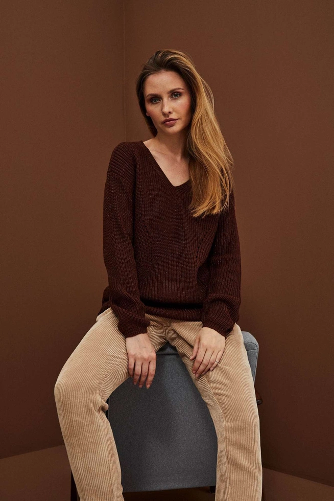 Sweter z metaliczną nitką kasztanowy