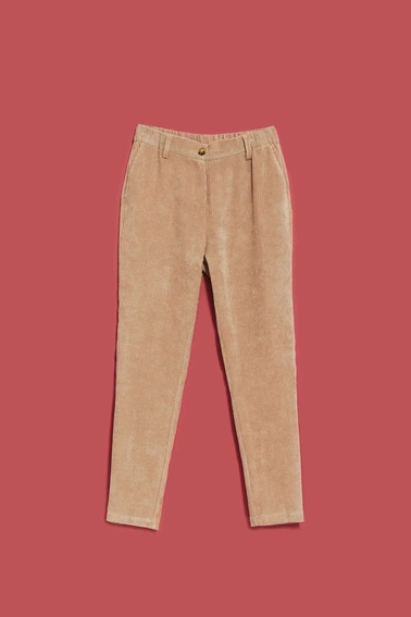 Sztruksowe spodnie z prostą nogawką