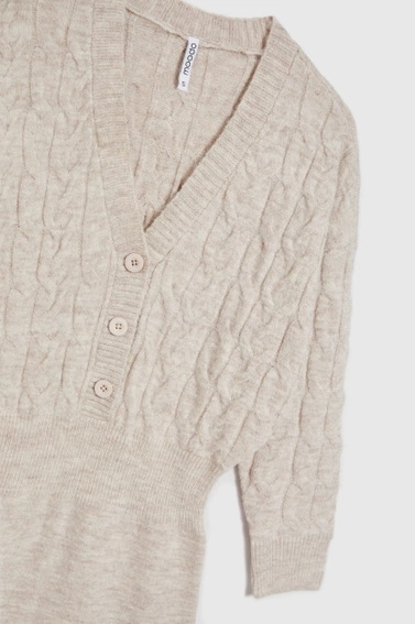 Dzianinowa sukienka ozdobiona guzikami beżowa