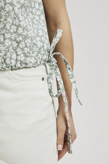 Koszula w kwiaty z krótkimi rękawami i kołnierzykiem oliwkowa