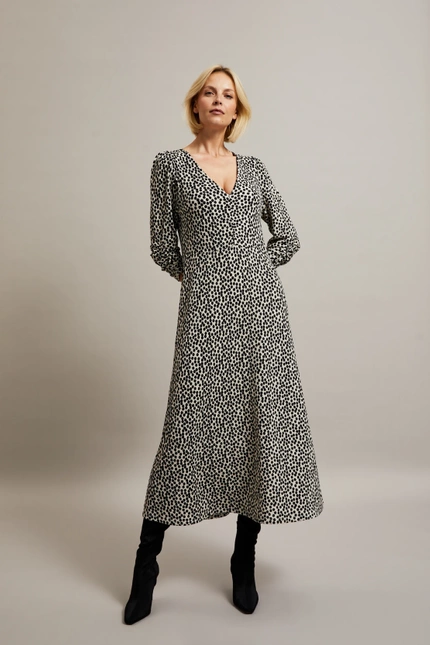 Sukienka midi w grochy czarna