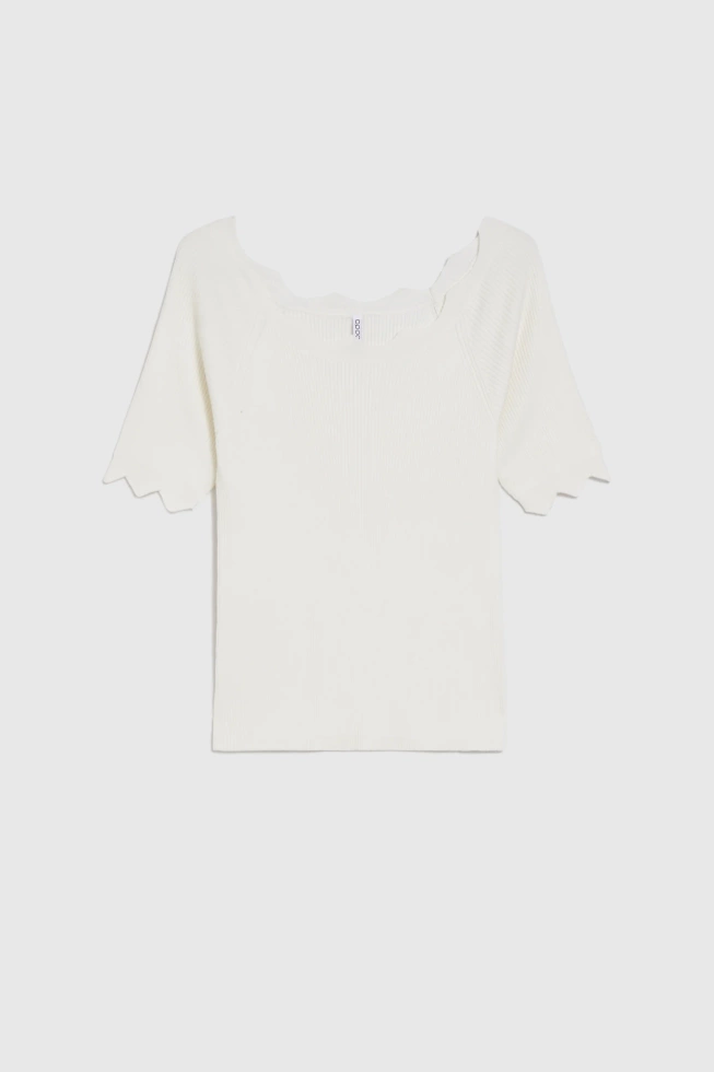 Dopasowany sweter biały