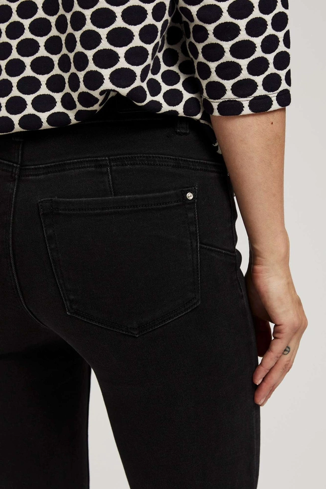 Jeansy rurki z efektem push up czarne