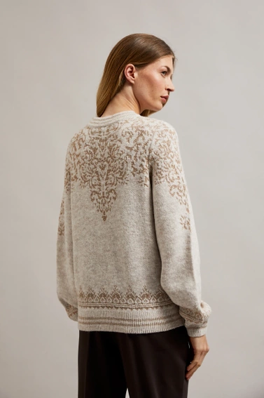 Sweter ozdobiony błyszczącą nitką beżowy