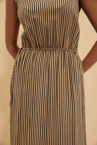 Sukienka w paski 