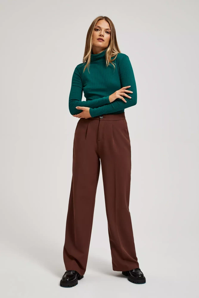 Prążkowana bluzka z golfem szmaragdowa