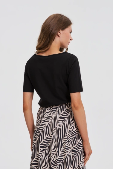 Dopasowana bluzka z krótkimi rękawami czarna