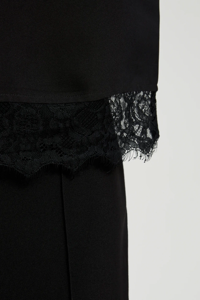 Koszula z koronką i bufiastymi rękawami czarna