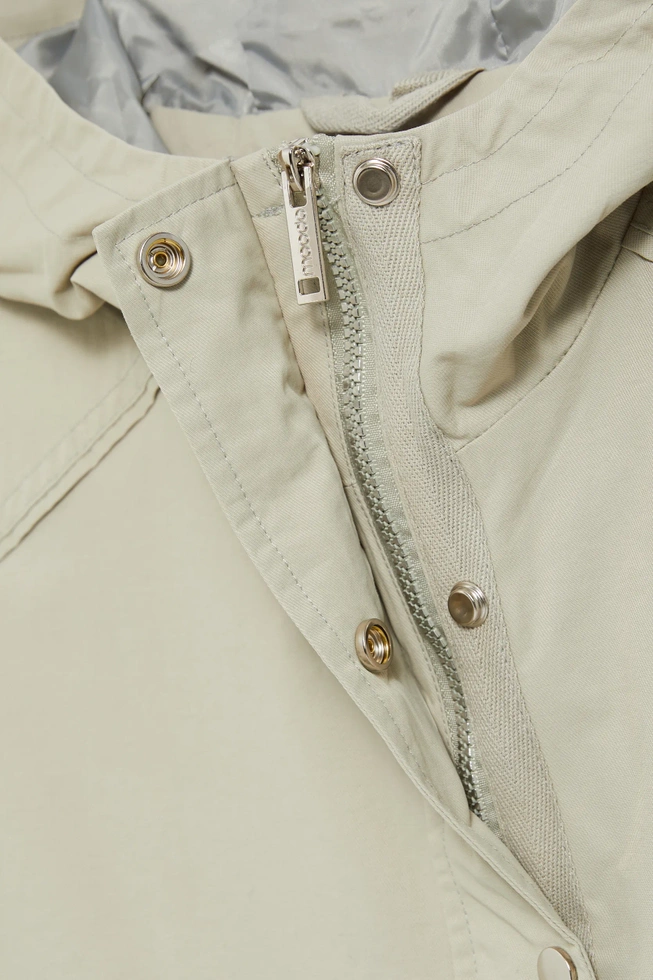 Krótka kurtka z kapturem oliwkowa