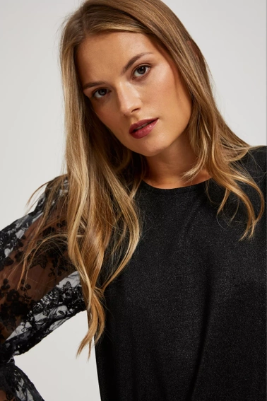 Sukienka z ażurowymi rękawami