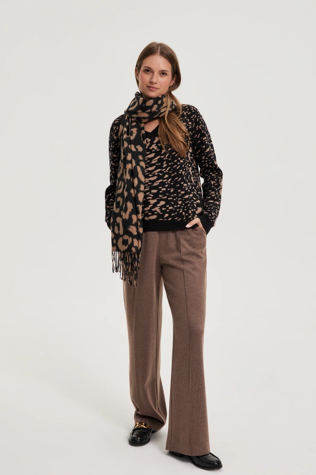 Szalik w panterkę brązowy