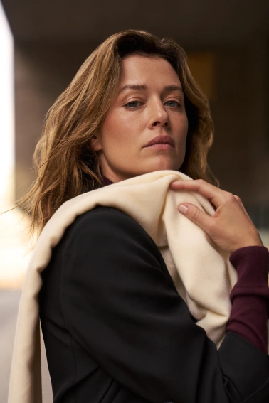 Szal z frędzlami ecru