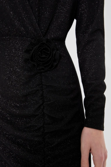 Sukienka maxi z rozcięciem czarna