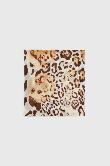 Szal w panterkę beżowy
