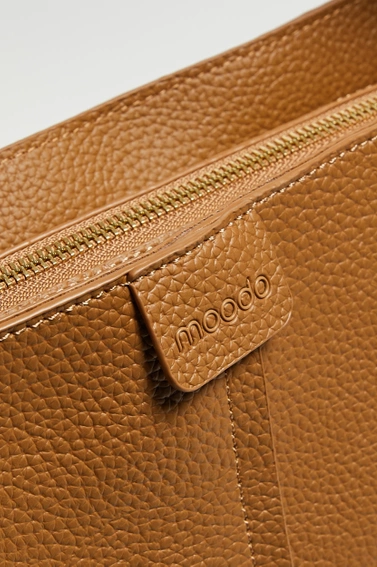 Torebka średniej wielkości brązowa 