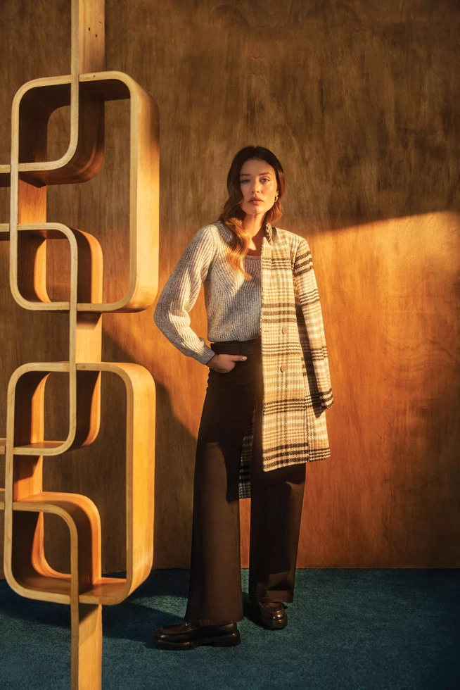 Dwurzędowy płaszcz w kratę