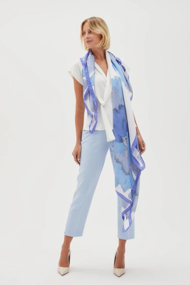 Letni wzorzysty szal błękitny