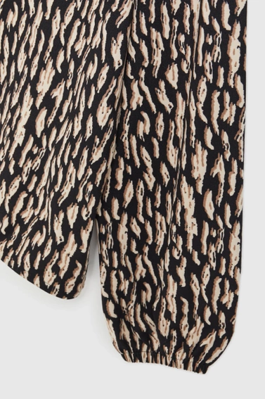 Wzorzysta bluzka z dlugimi rekawami brązowa