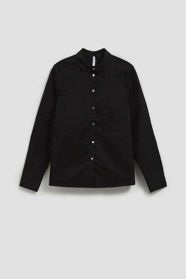 Gładka czarna koszula z ozdobnymi guzikami