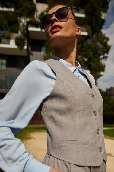 Elegancka kamizelka szara