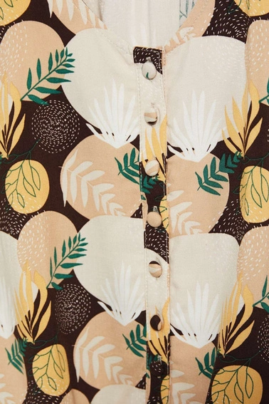 Koszulowa bluzka z wiązaniem 