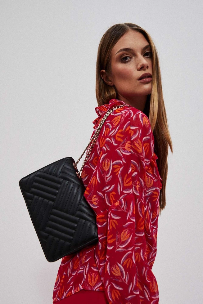 Pikowana torebka na łańcuszku czarna