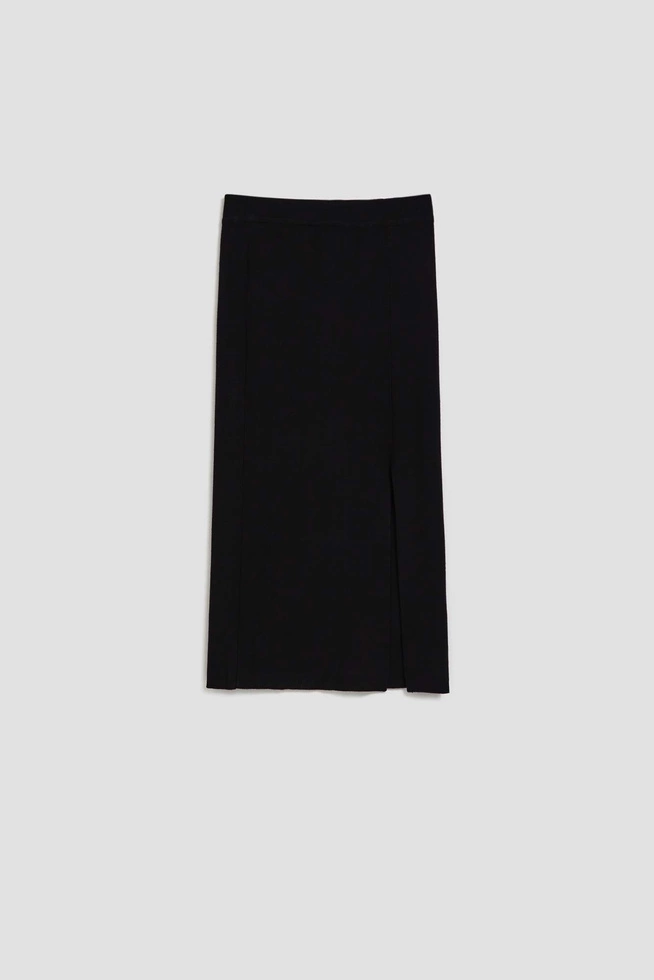 Ołówkowa spódnica midi z rozcięciem czarna