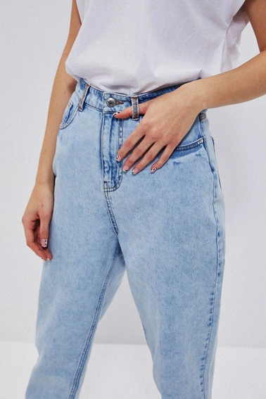 Jeansy mom fit z kieszeniami błękitne