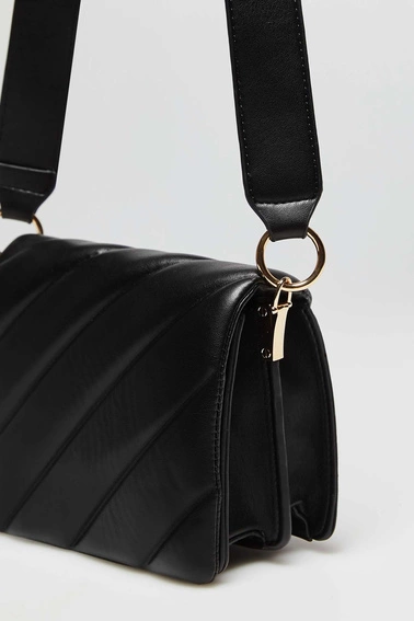 Torebka na ramię z szerokim paskiem