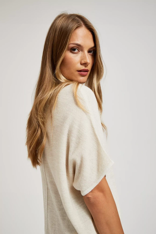 Sweter oversize z metaliczną nitką perłowy