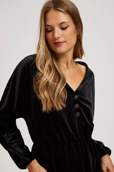 Welurowa sukienka z ozdobnymi guzikami