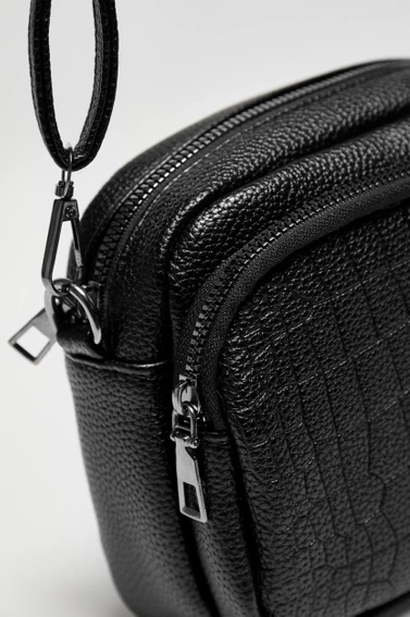 Mała torebka z ekoskóry czarna 