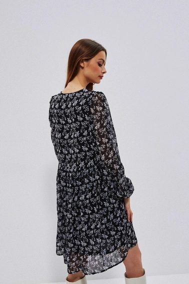 Rozkloszowana sukienka w roślinny wzór