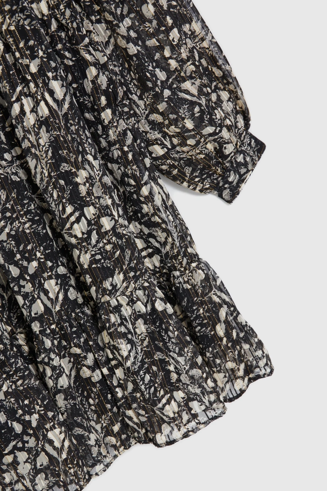 Wzorzysta sukienka z dekoltem czarna