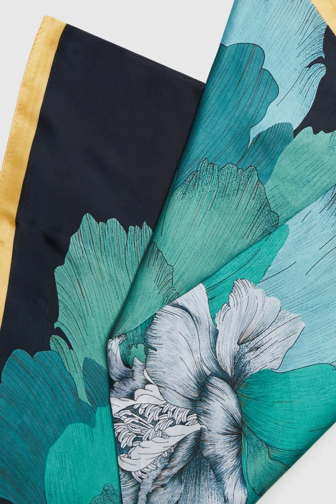 Letni wzorzysty szal zielony