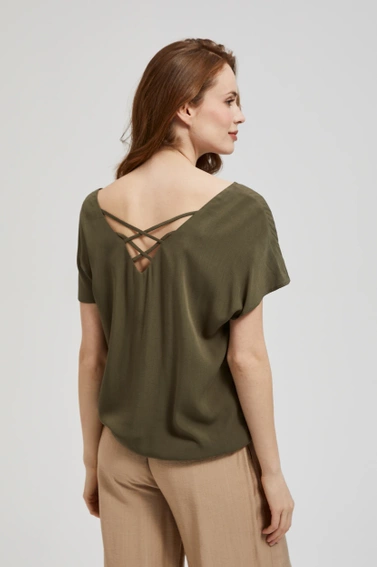 Koszula z dekoltem w serek i wiązaniem w pasie oliwkowa